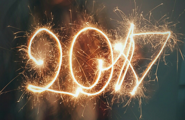 The number 2017 drawn in the air using sparklers
